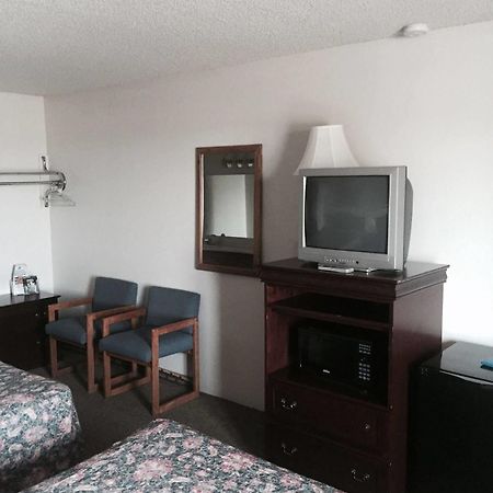 Country Inn Bolivar Bagian luar foto