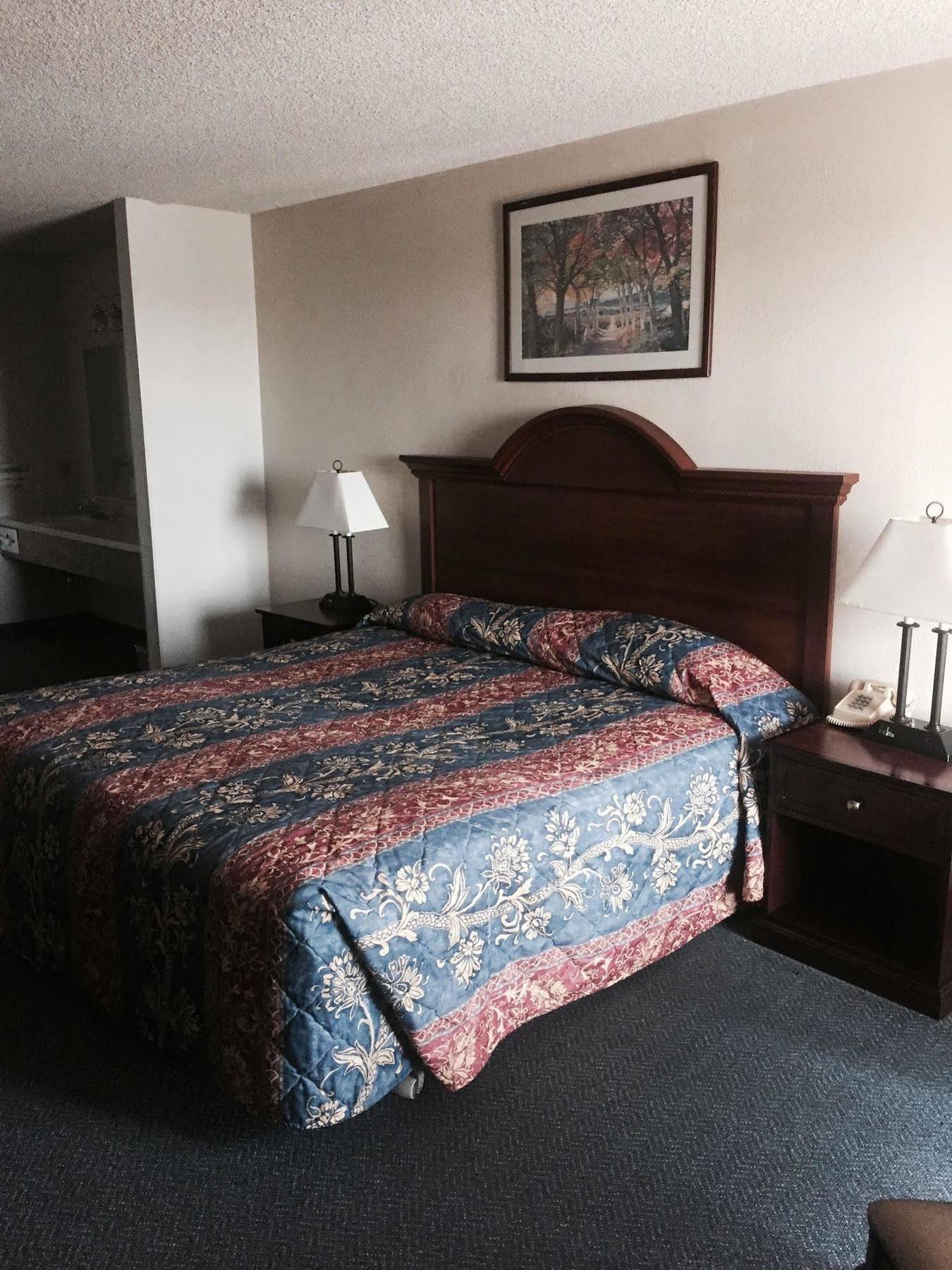 Country Inn Bolivar Bagian luar foto
