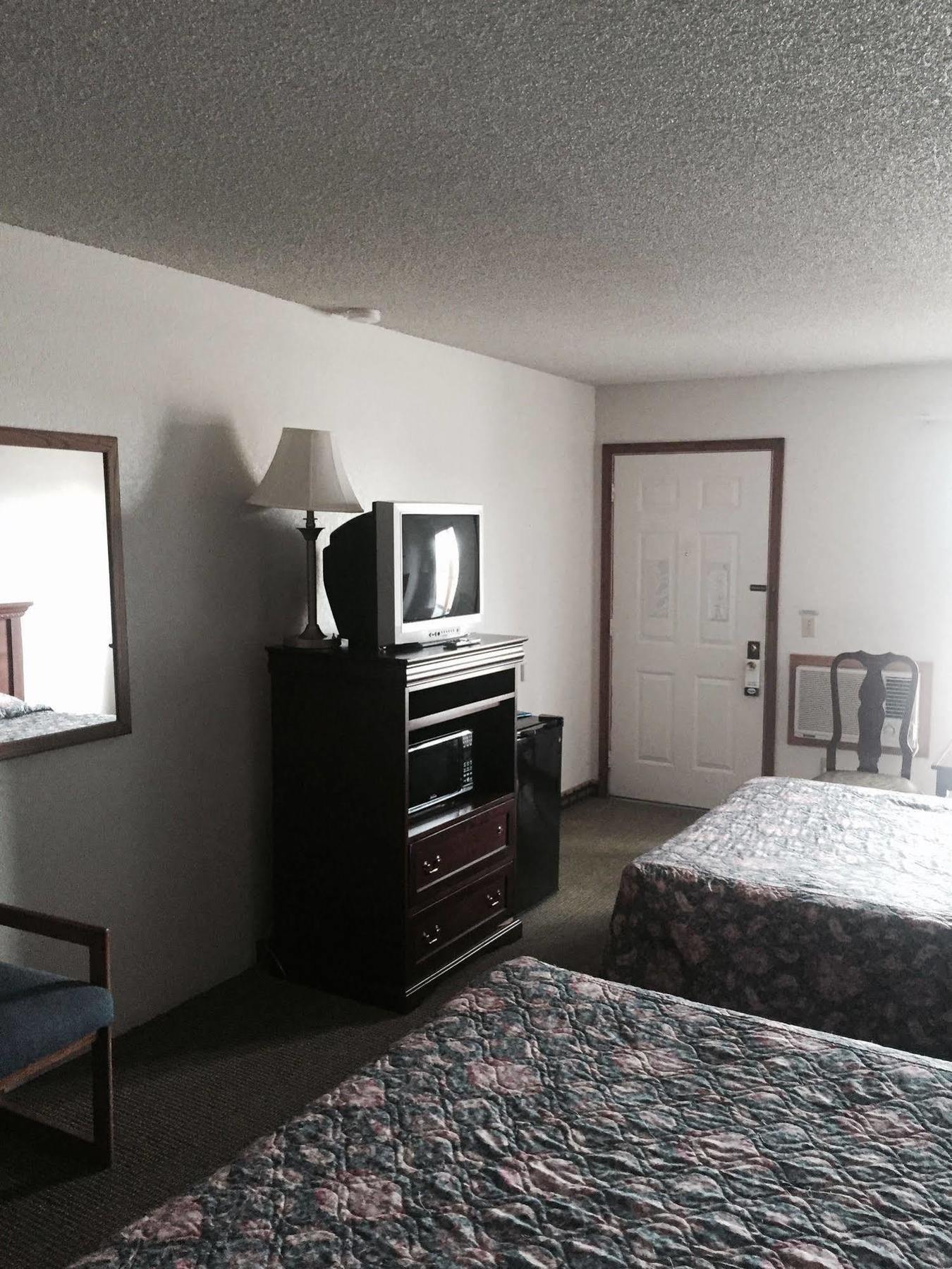 Country Inn Bolivar Bagian luar foto